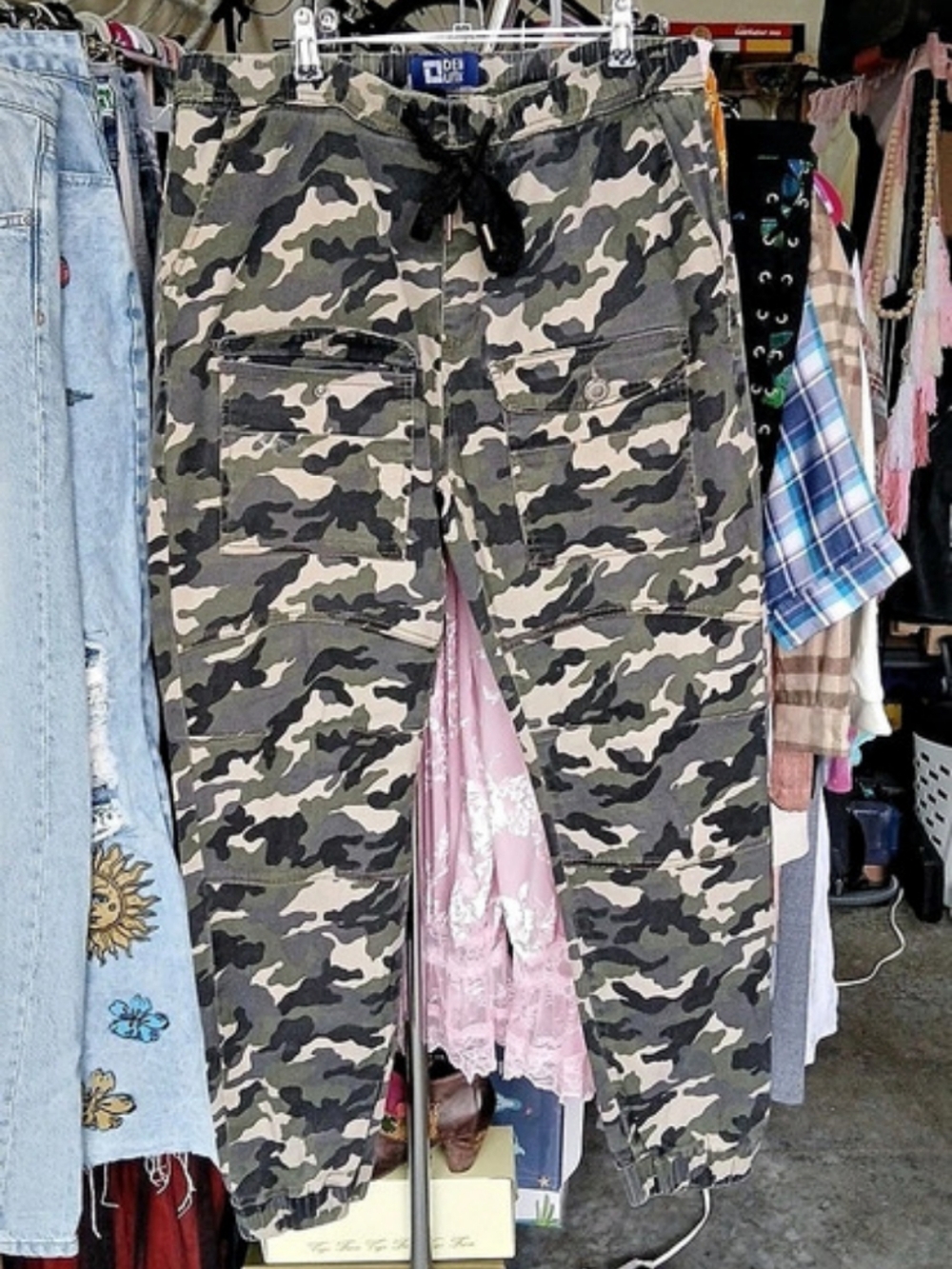 Demolition Camo Cargo Pants in Green & Black